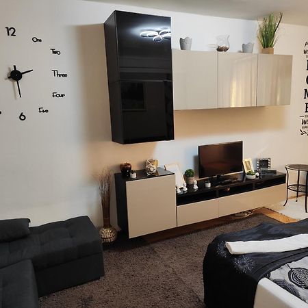 Heni Apartman Nagykanizsa Zewnętrze zdjęcie