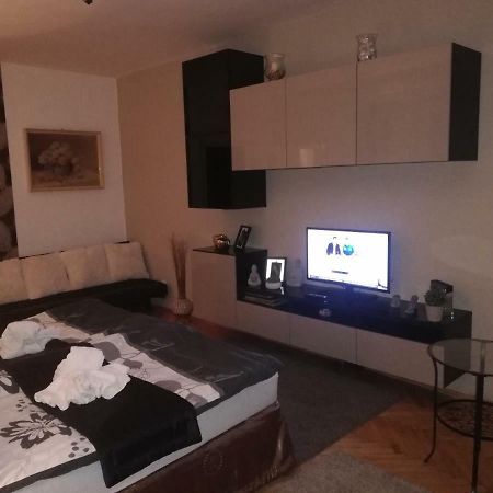 Heni Apartman Nagykanizsa Zewnętrze zdjęcie