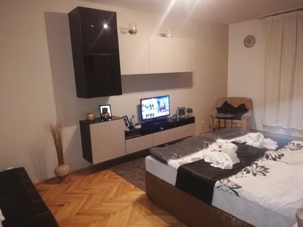 Heni Apartman Nagykanizsa Zewnętrze zdjęcie